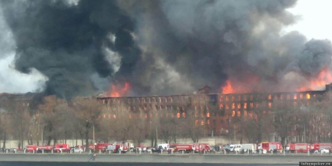 Добровольцы приняли участие в помощи потерпевшим при пожаре в Санкт-Петербурге