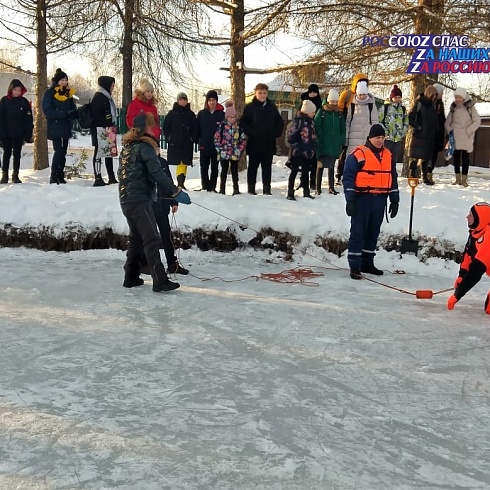 Открытый урок по безопасному поведению на льду провели для школьников Второвской школы