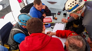 Взаимодействие между добровольными и профессиональными командами спасателей при проведении аварийно-спасательных работ отработали на плато Караби – Яйла