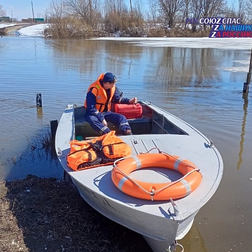 Спасательный пост на реке Мокша для переправы жителей