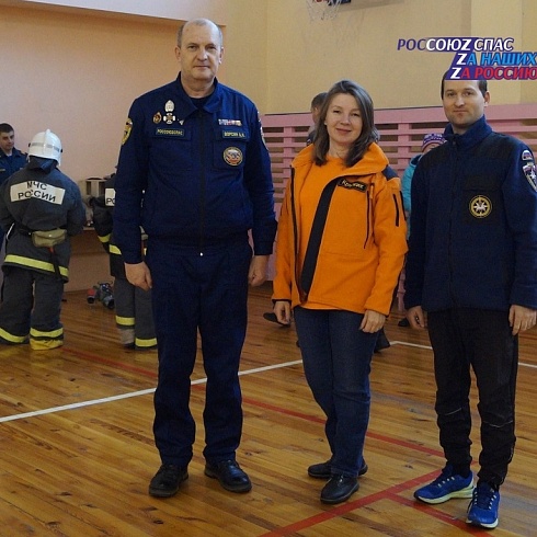 С 4 по 6 января 2023 года на базе Верх-Катунской СОШ Бийского района были проведены учебно-тренировочные сборы по направлениям «Школа безопасности» и «Юный спасатель»