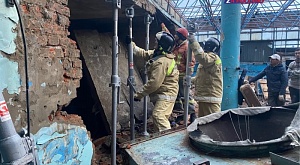 25 октября 2023 г. в Поисково-спасательную службу города Новокузнецка поступило сообщение о необходимости деблокирования рабочего, зажатого обрушившимися конструкциями здания