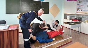 В Международный день Гражданской обороны спасатели Марий Эл провели открытый урок ОБЖ для студентов