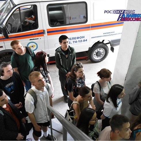 Спасатели Марий Эл провели экскурсию для студентов ПГТУ