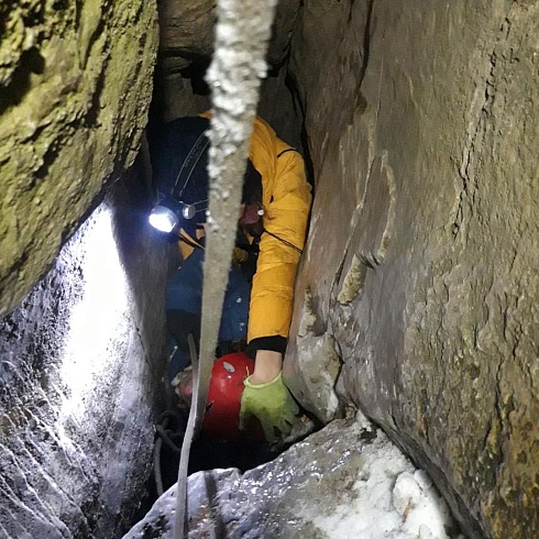 Спасательная операция в пещере Малый Жемеряк