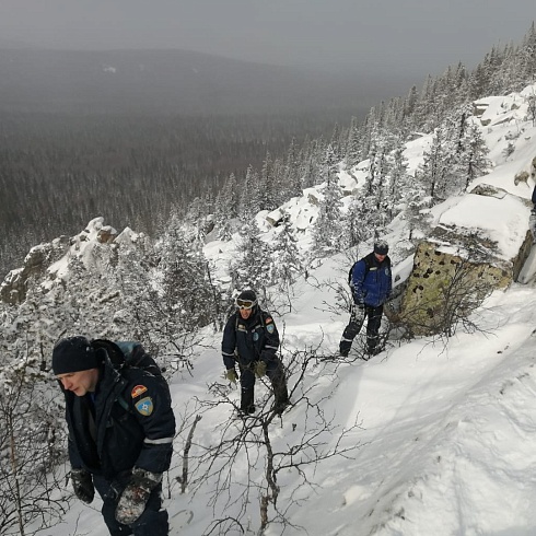 Поисково-спасательные работы спасателей ПСС Челябинской области в горно-таёжной местности