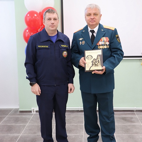 Спасатели Сахалинской области отметили профессиональный праздник