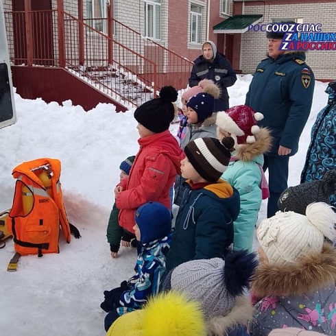 Спасатели Козьмодемьянской АСГ проводят профилактическую работу с детьми