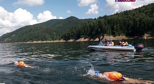 Красноярские спасатели обеспечили безопасность краевого фестиваля по плаванию на открытой воде