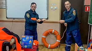 Во Владимире спасатели АСФ провели занятие со студентами индустриального колледжа по спасению утопающих и оказанию первой помощи