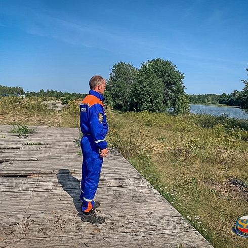 Спасатели регионального РОССОЮЗСПАСа в выходные патрулировали в Камешковском районе на озере Запольском
