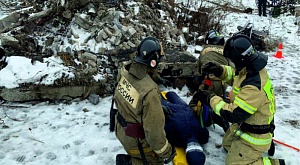 Спасатели и пожарные Алтайского края прошли испытания на квалификацию «Спасатель»