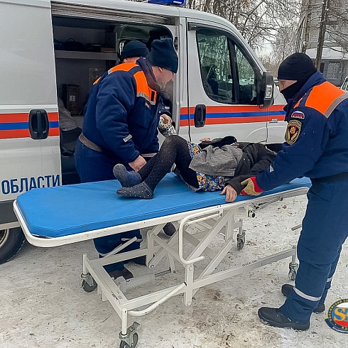 Спасатели АСФ Владимирского РОССОЮЗСПАСа вытащили упавшую в подвал пожилую женщину
